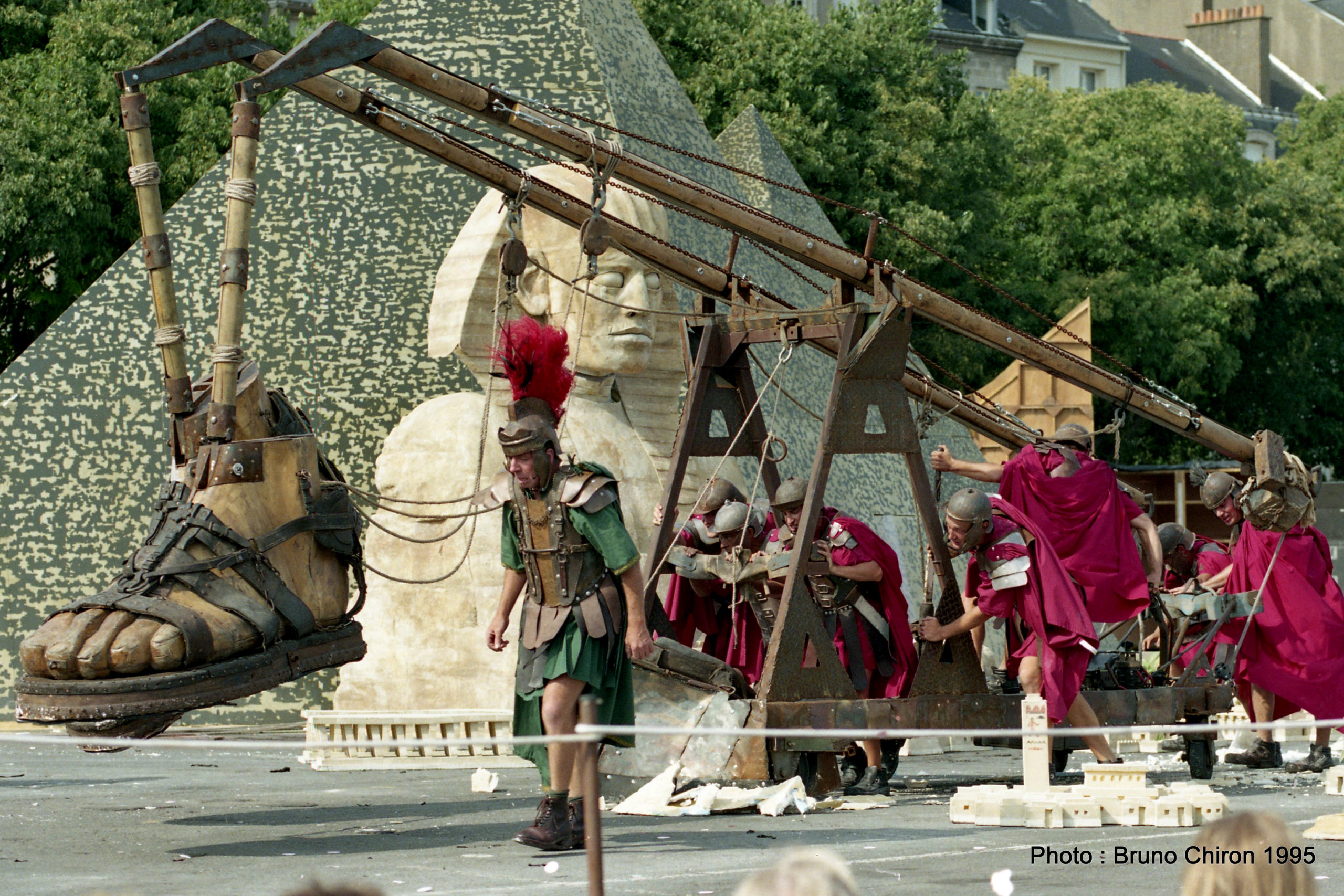 A 1995 performance of Le Peplum. Photo by Bruno Chiron