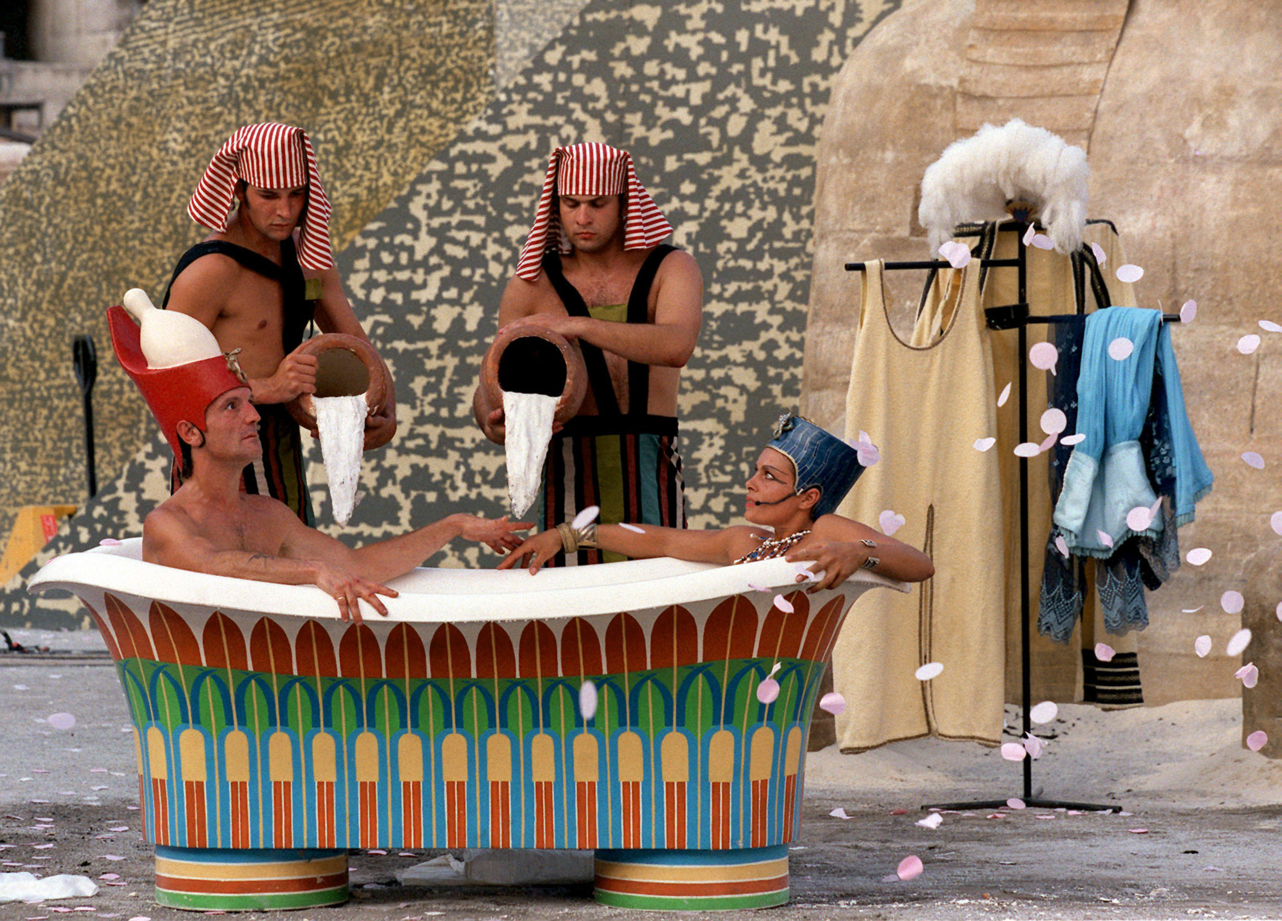 A 1995 performance of Le Peplum